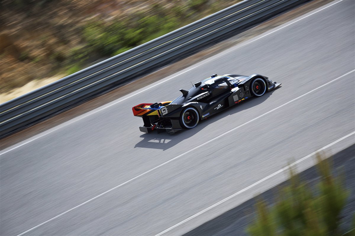 Гоночный автомобиль Roborace