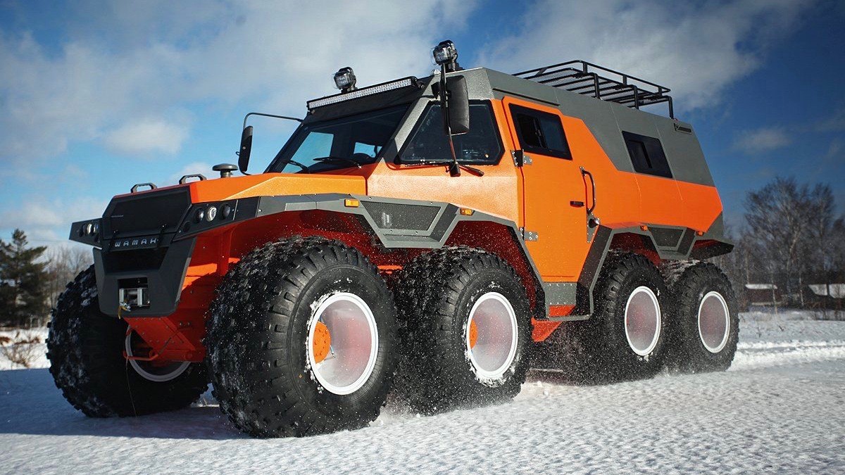 Полиция Дубая пересела на российские восьмиколёсные вездеходы