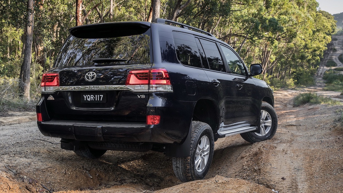 Дебют Toyota Land Cruiser 300 отложили на год - читайте в ...