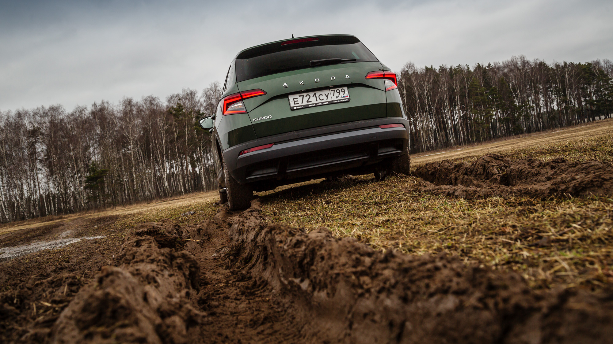 Отрицательный демпинг: подробный тест Skoda Karoq