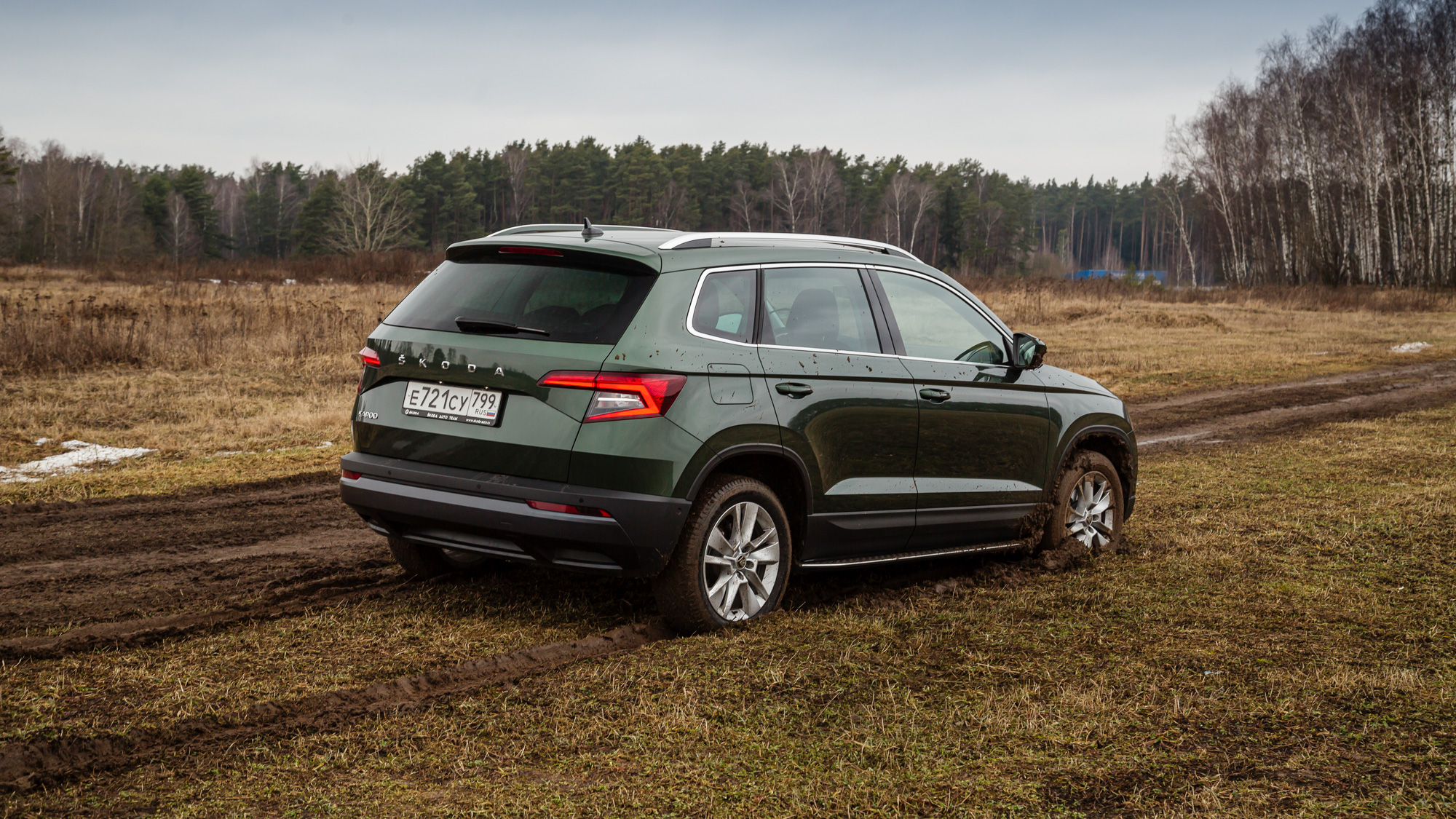 Отрицательный демпинг: подробный тест Skoda Karoq
