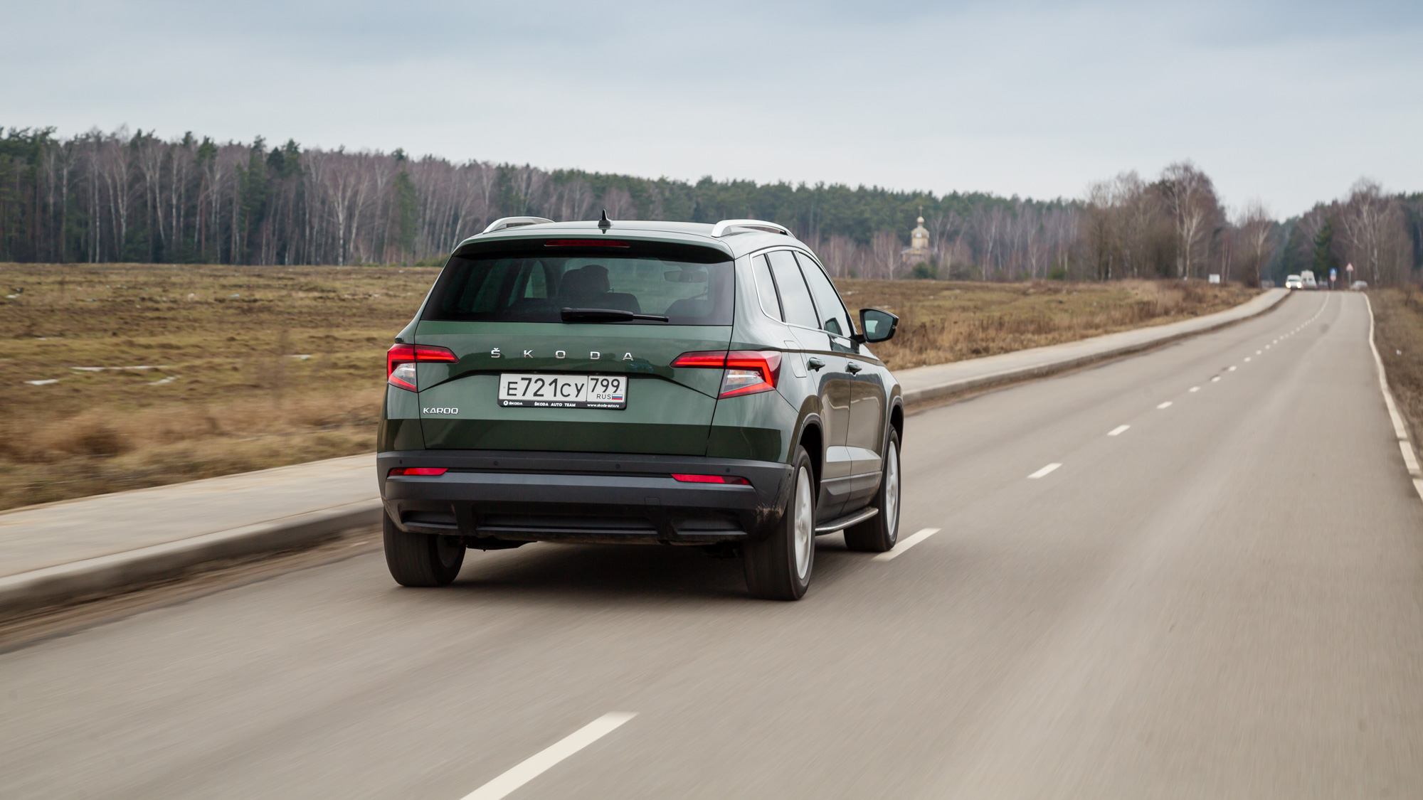 Отрицательный демпинг: подробный тест Skoda Karoq