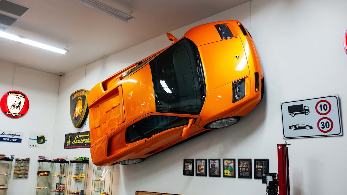 Уникальный настенный Lamborghini Diablo выставили на ...