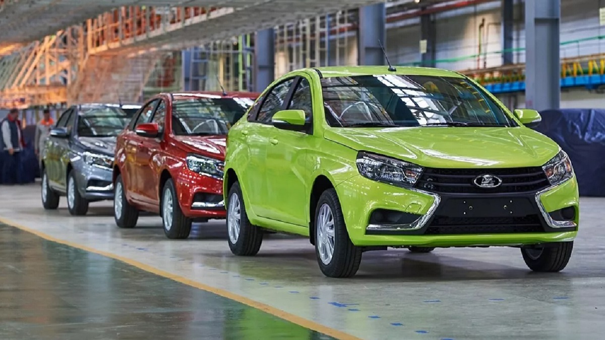 АвтоВАЗ планирует повысить цены с 1 июля