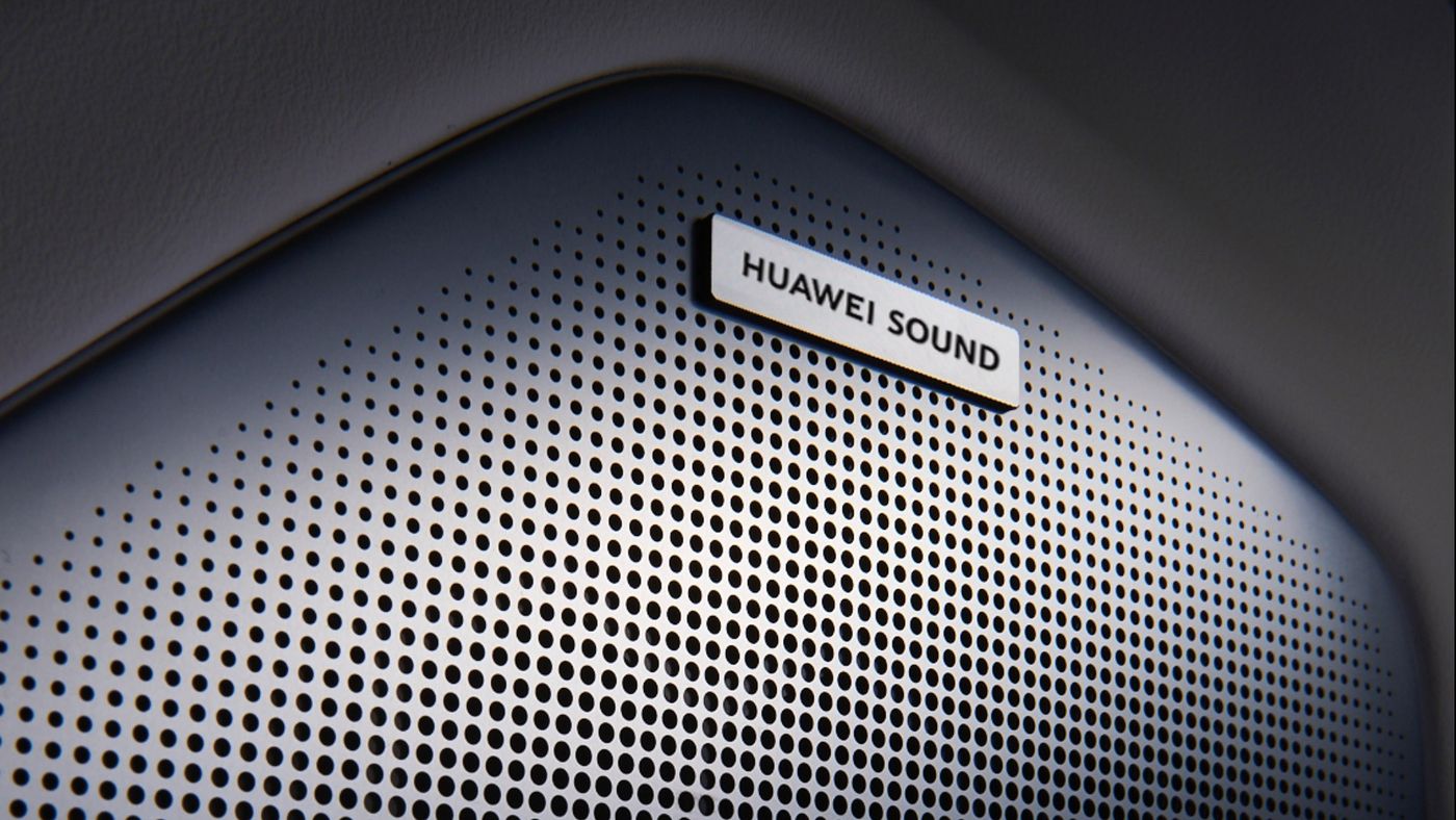 Компания Huawei показала первый автомобиль: 550 сил и 1000 километров без подзарядки