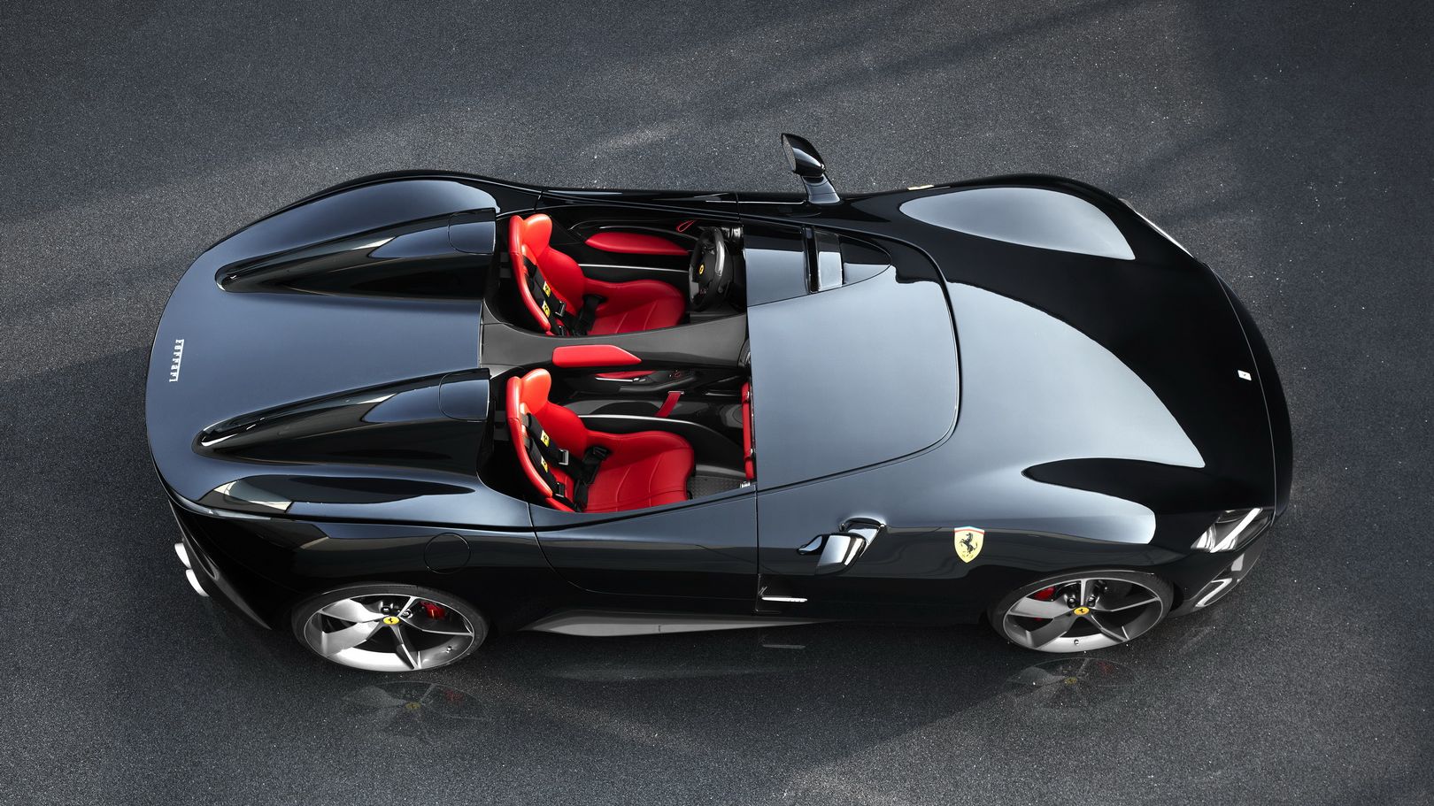 Криштиану Роналду купил эксклюзивный Ferrari как у Ибрагимовича
